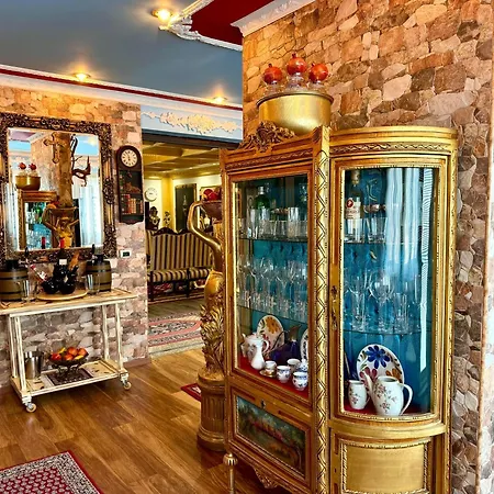 Royal Center Apartment *